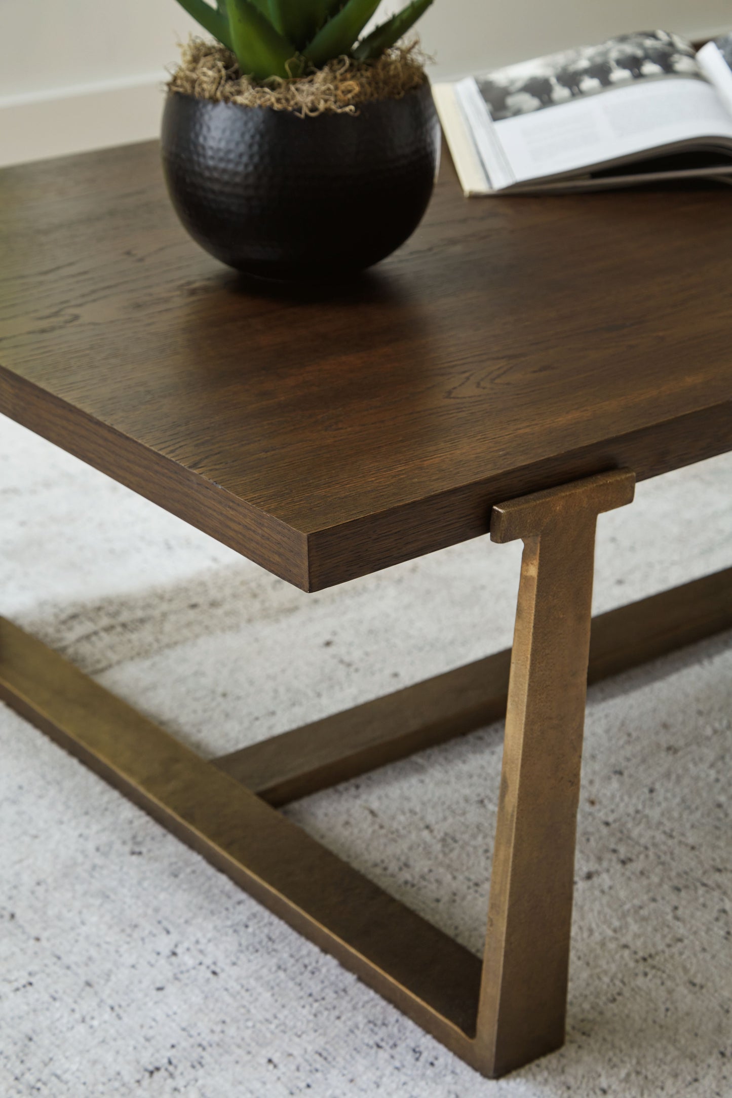 Balintmore - Rectangular Cocktail Table - Brown / Gold Finish