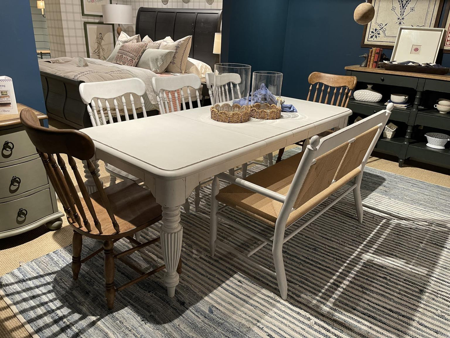 Vintage Market - Rush Seat Bench - Picket Fence