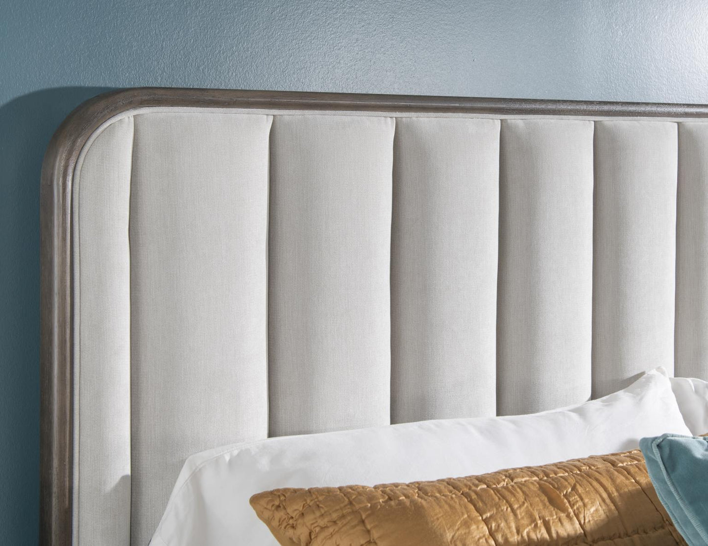 Lancia - Complete Upholstered Bed