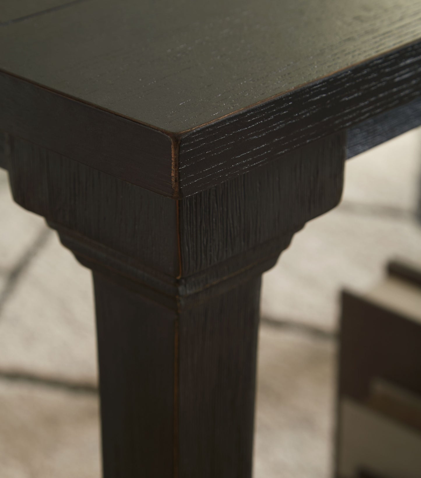 Wellturn - Black - Sofa Table