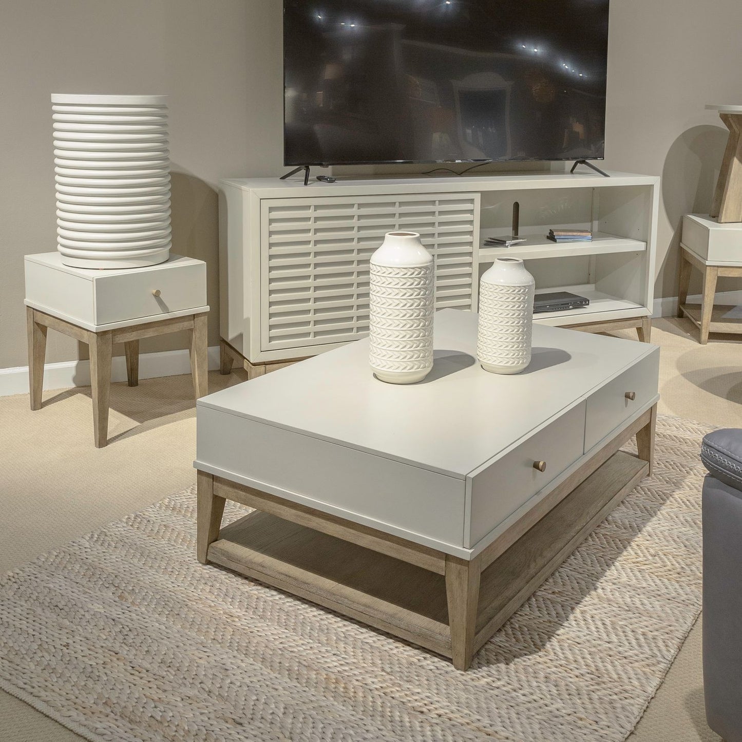 Berkley Square - Table