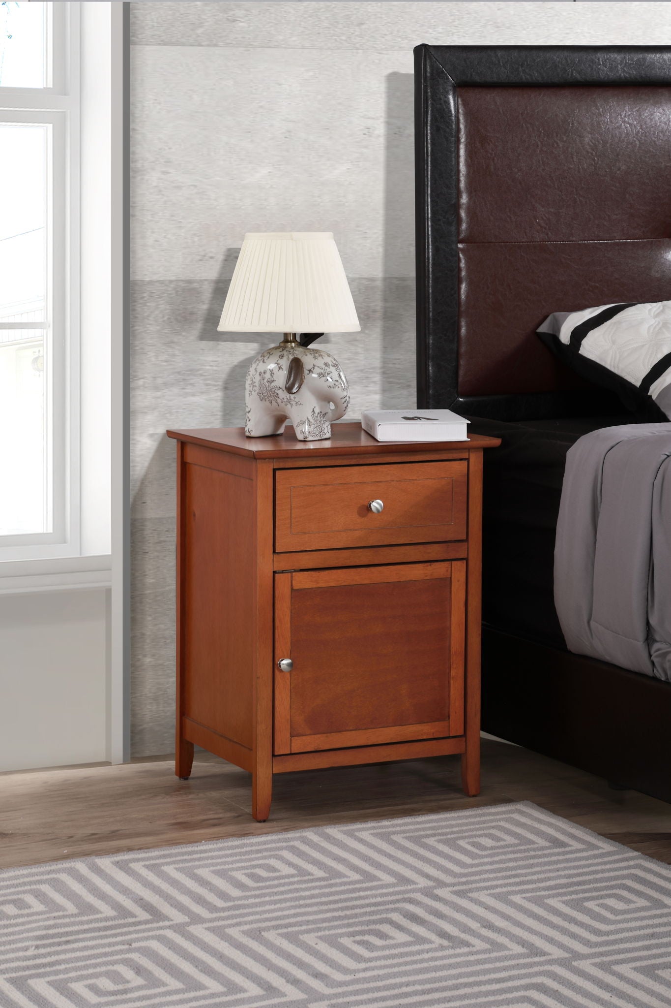 Glory Furniture - Izzy - Drawer And Door Nightstand