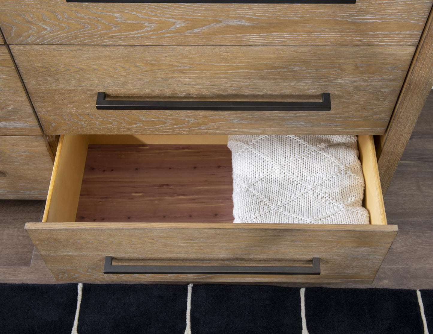 Horizons - 5 Drawers Chest - Weathered Oak
