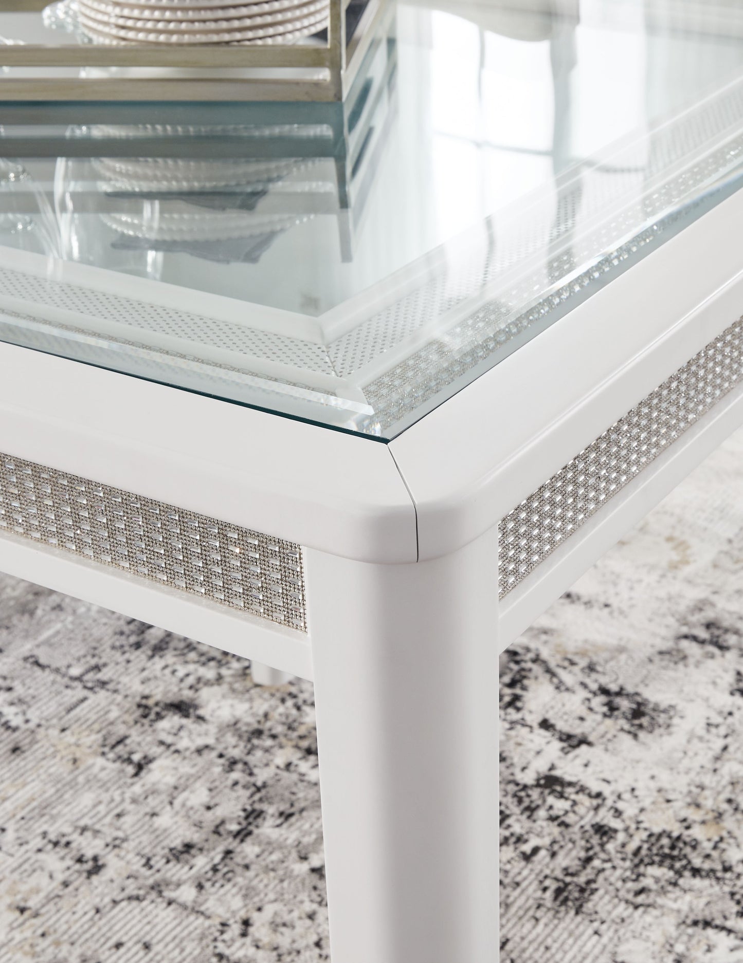 Chalanna - Rectangular Dining Room Extension Table - White