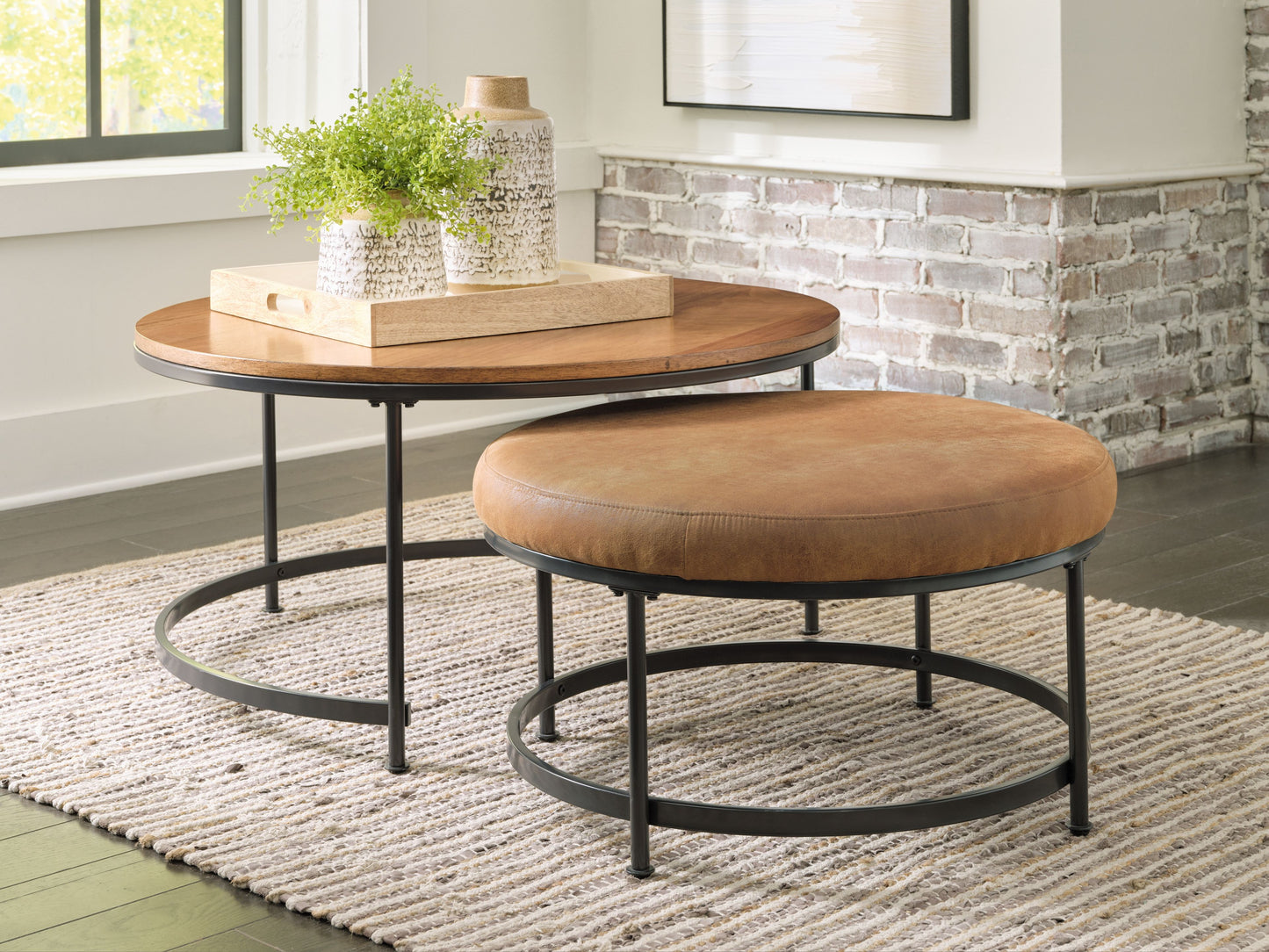 Drezmoore - Light Brown / Black - Nesting Cocktail Tables (Set of 2)