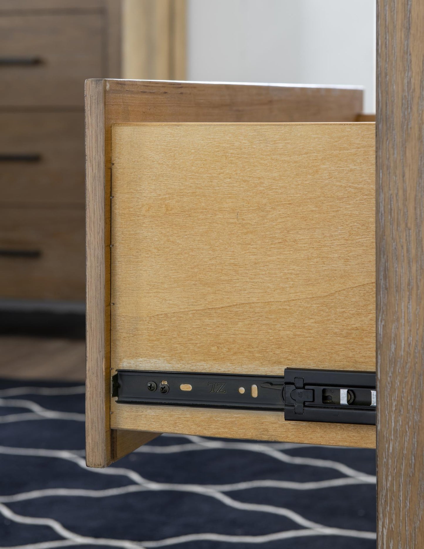 Horizons - 5 Drawers Chest - Weathered Oak