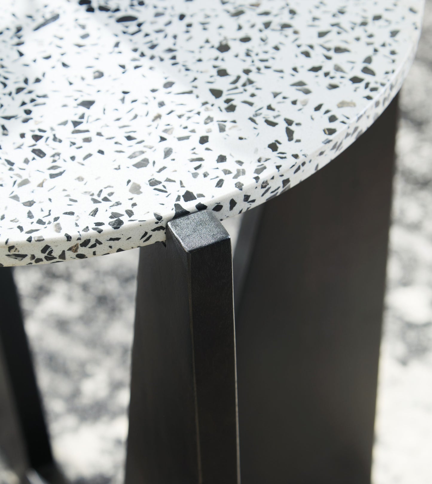 Tellrich - Black / White - Accent Table