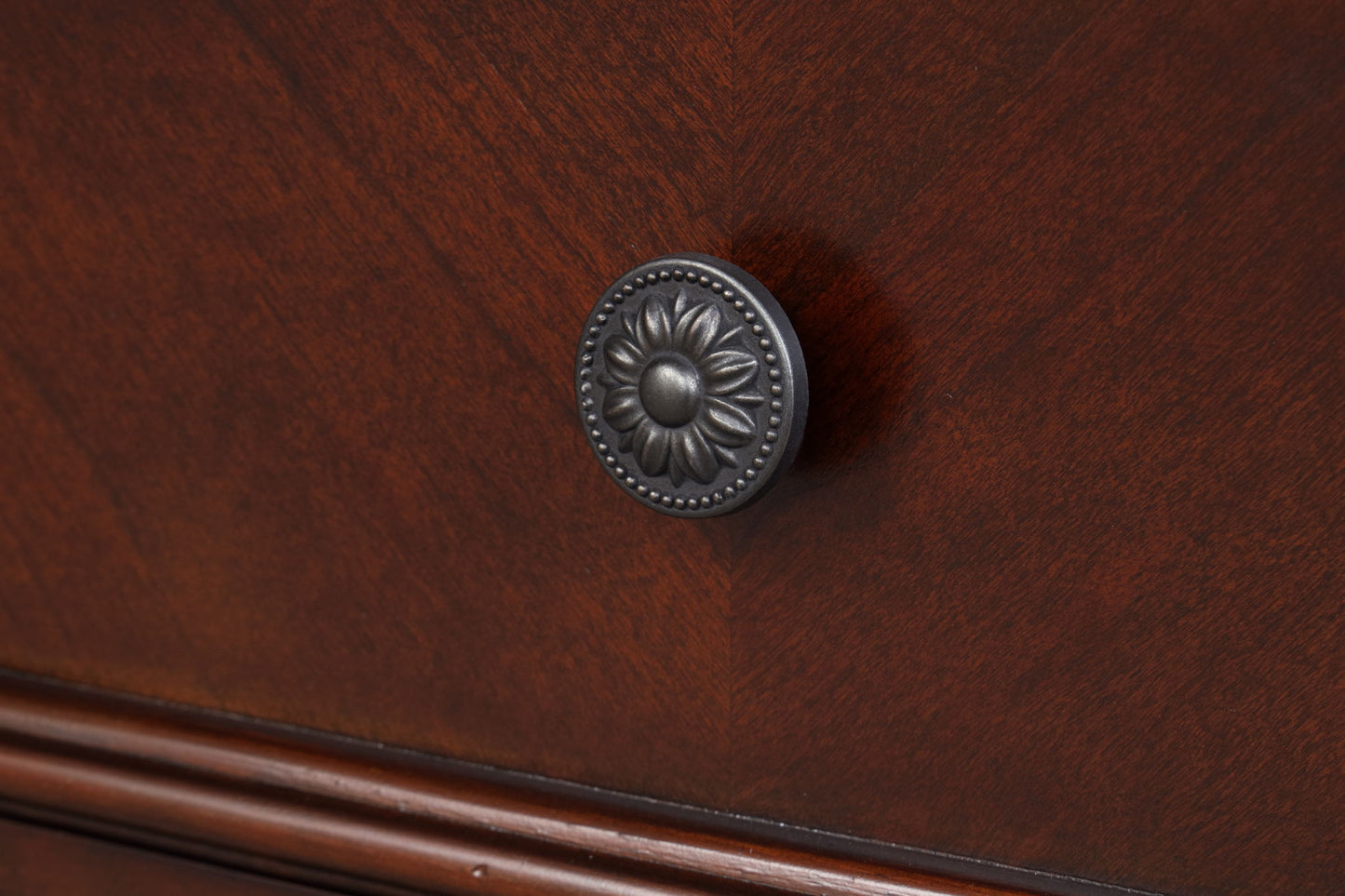 Lyndon - 6 Drawer Chest - Cherry