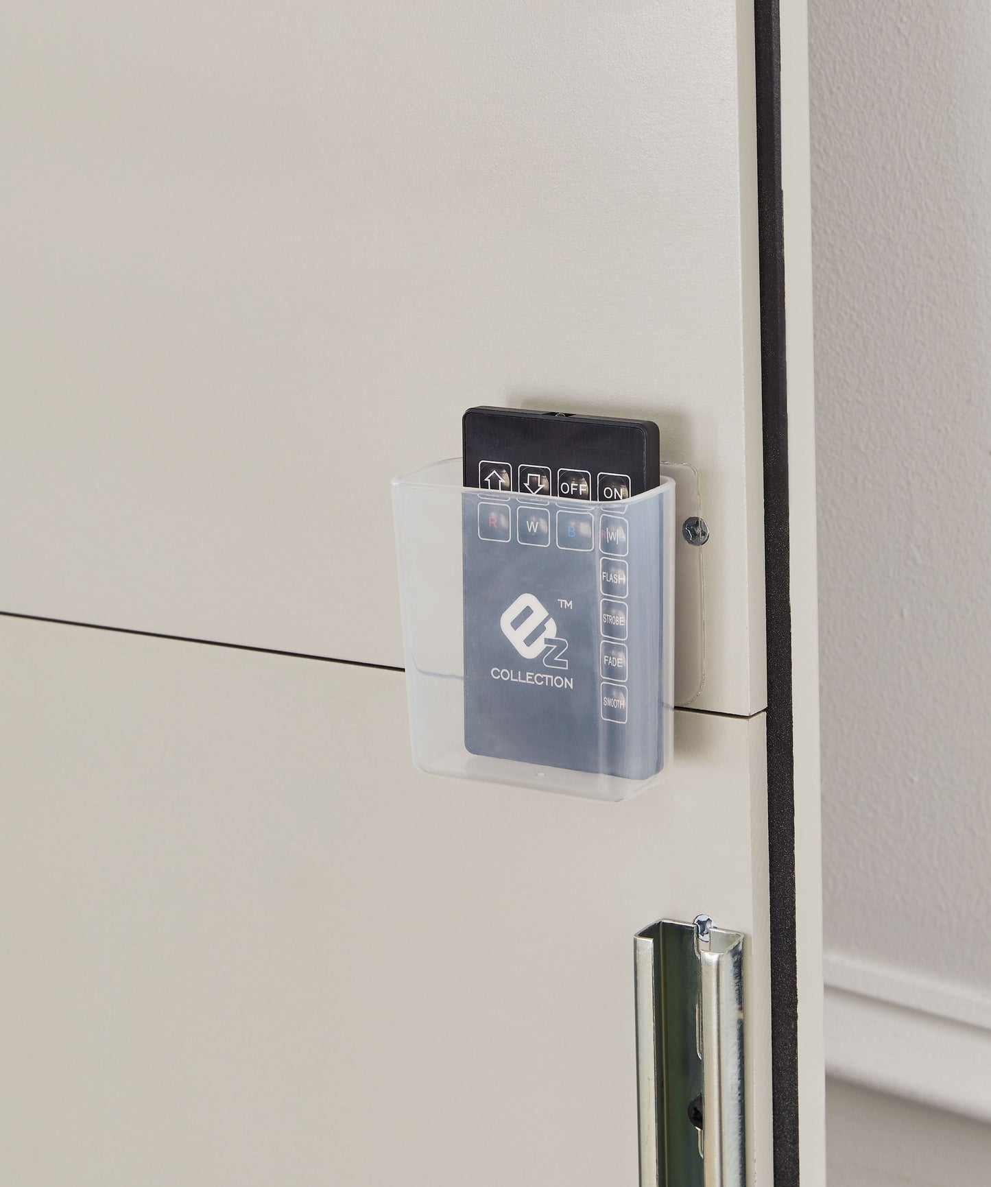 Zyniden - Dresser And Mirror - Silver