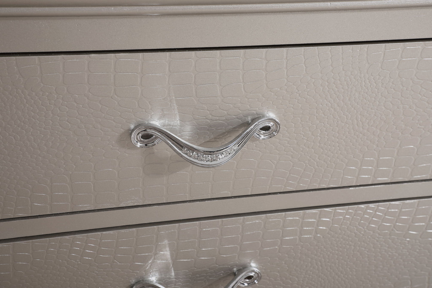 Glory Furniture - Lorana - Dresser