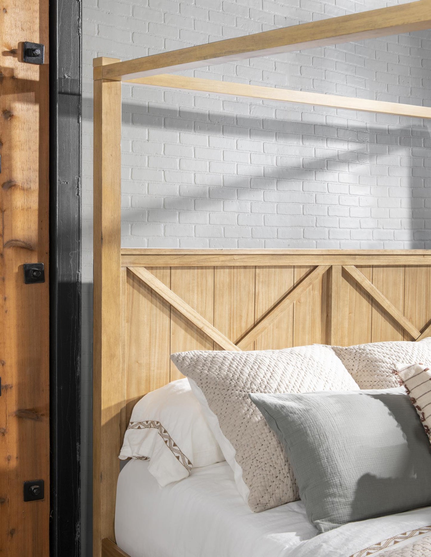 XXX's And OOO's - Complete Canopy Bed