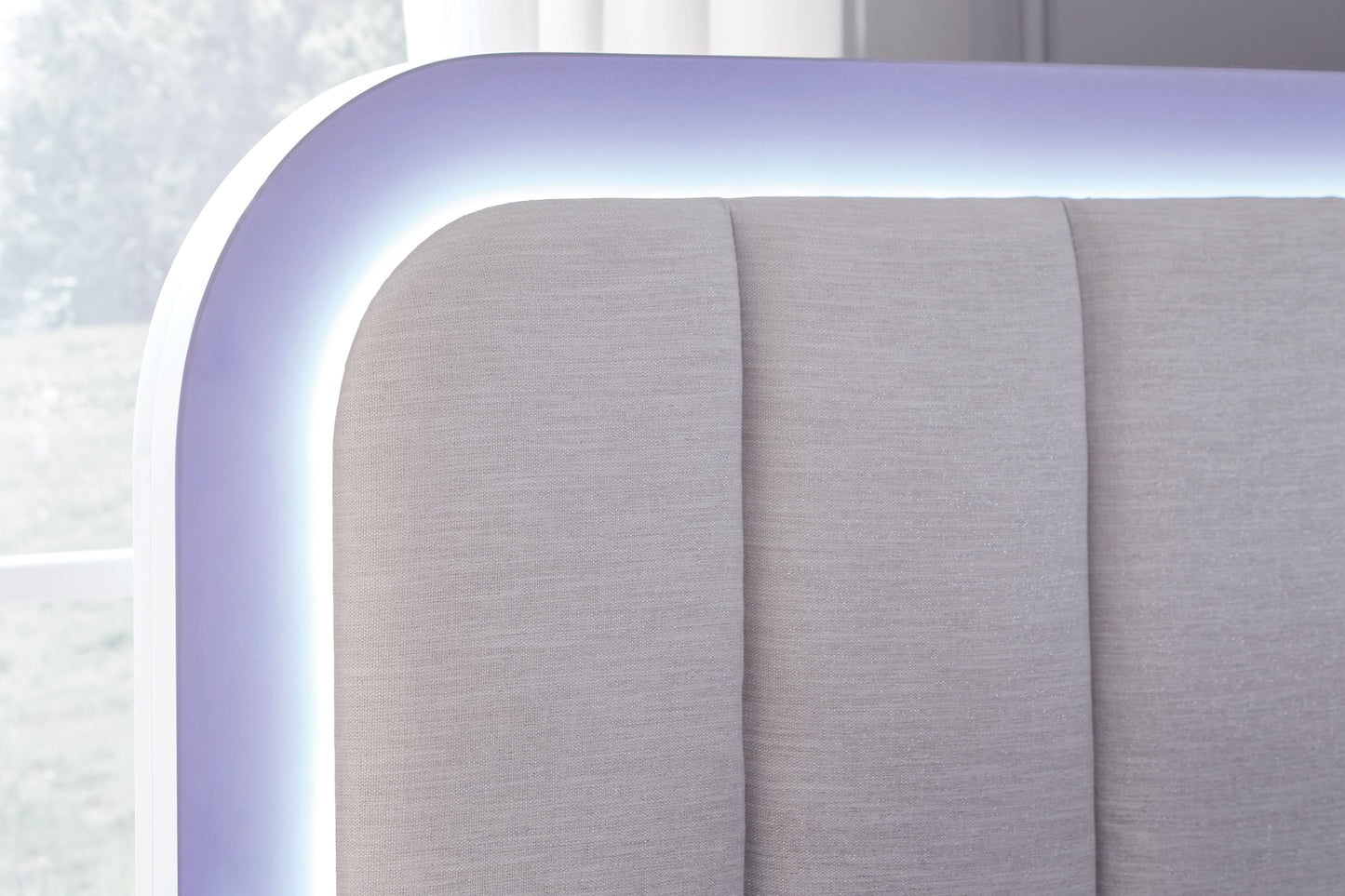 Jarlee - Upholstered Panel Bed