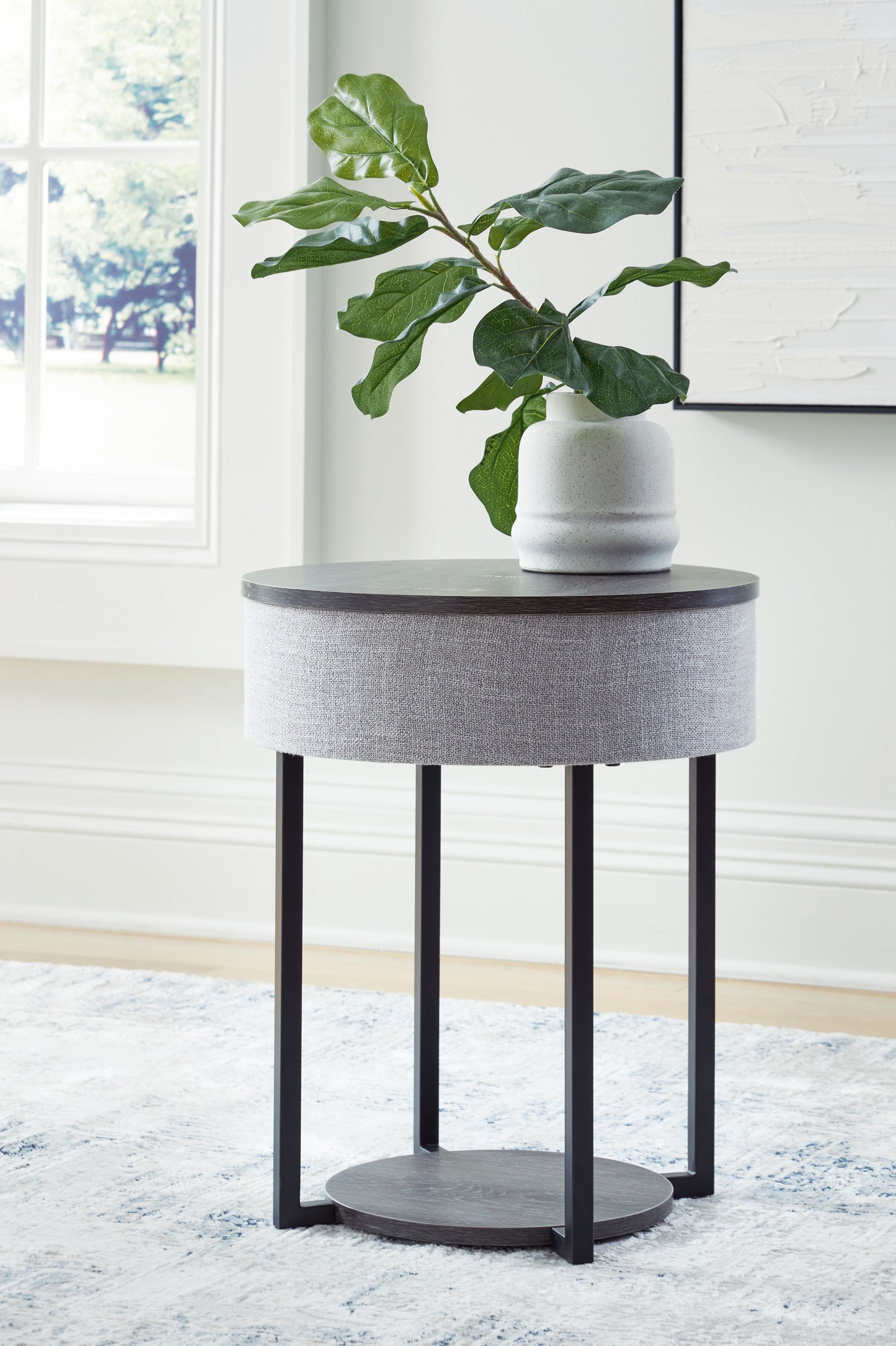 Sethlen - Gray / Black - Accent Table