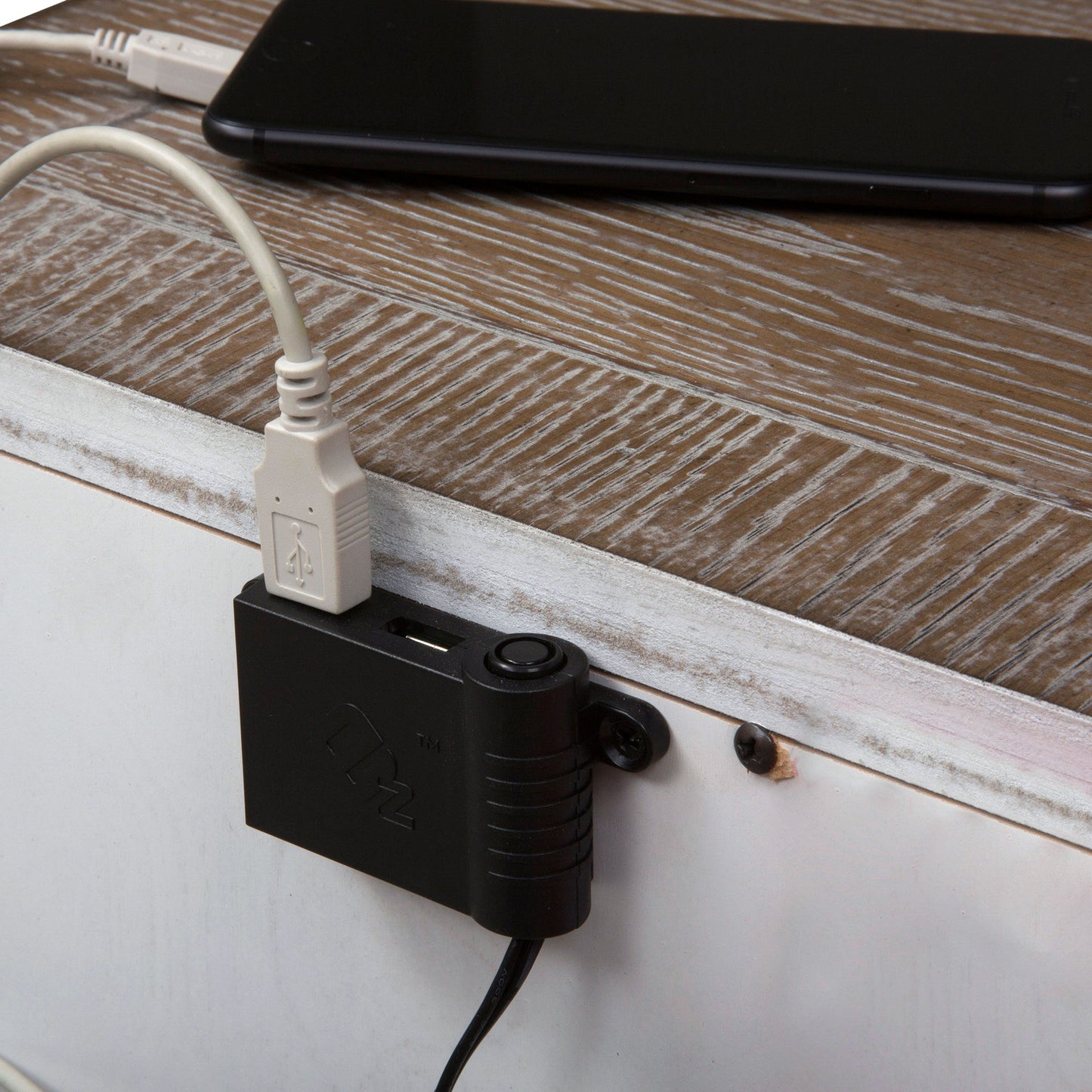 Magnolia Manor - 1 Drawer Nightstand - White