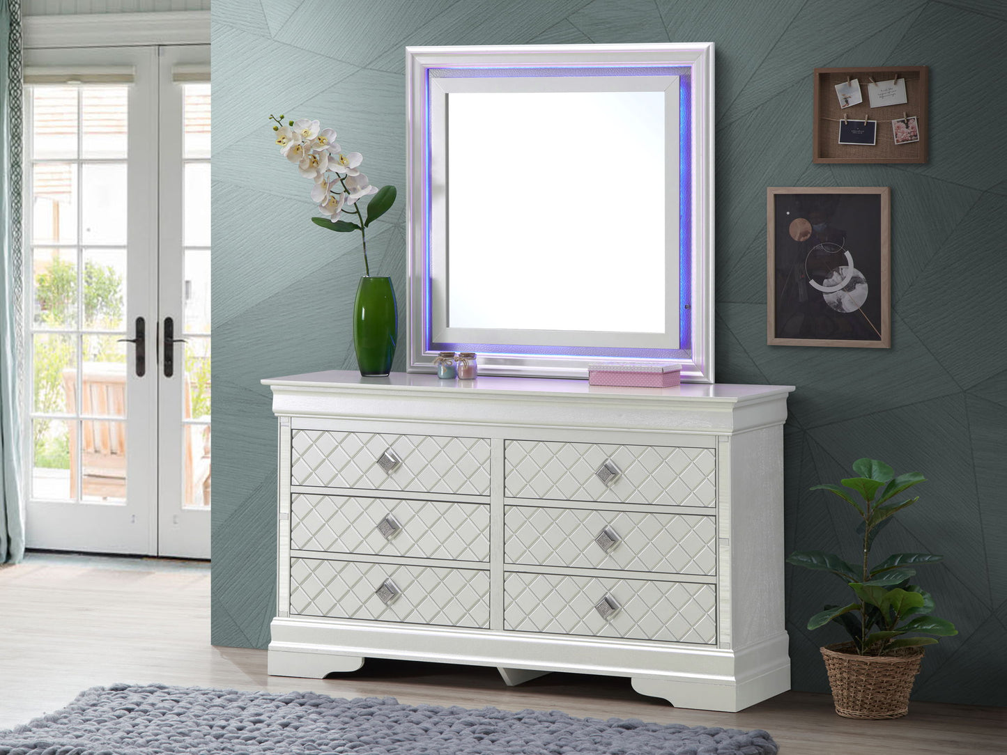 Verona - 33" Dresser - Silver Champagne