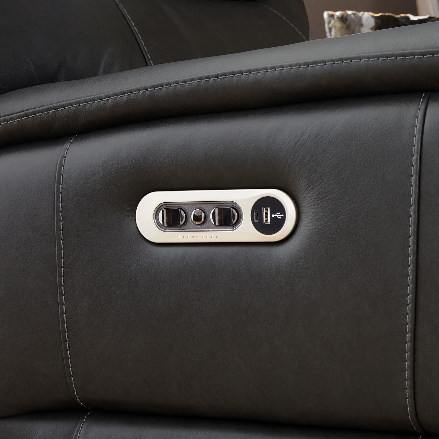 Wilson - Power Reclining Loveseat