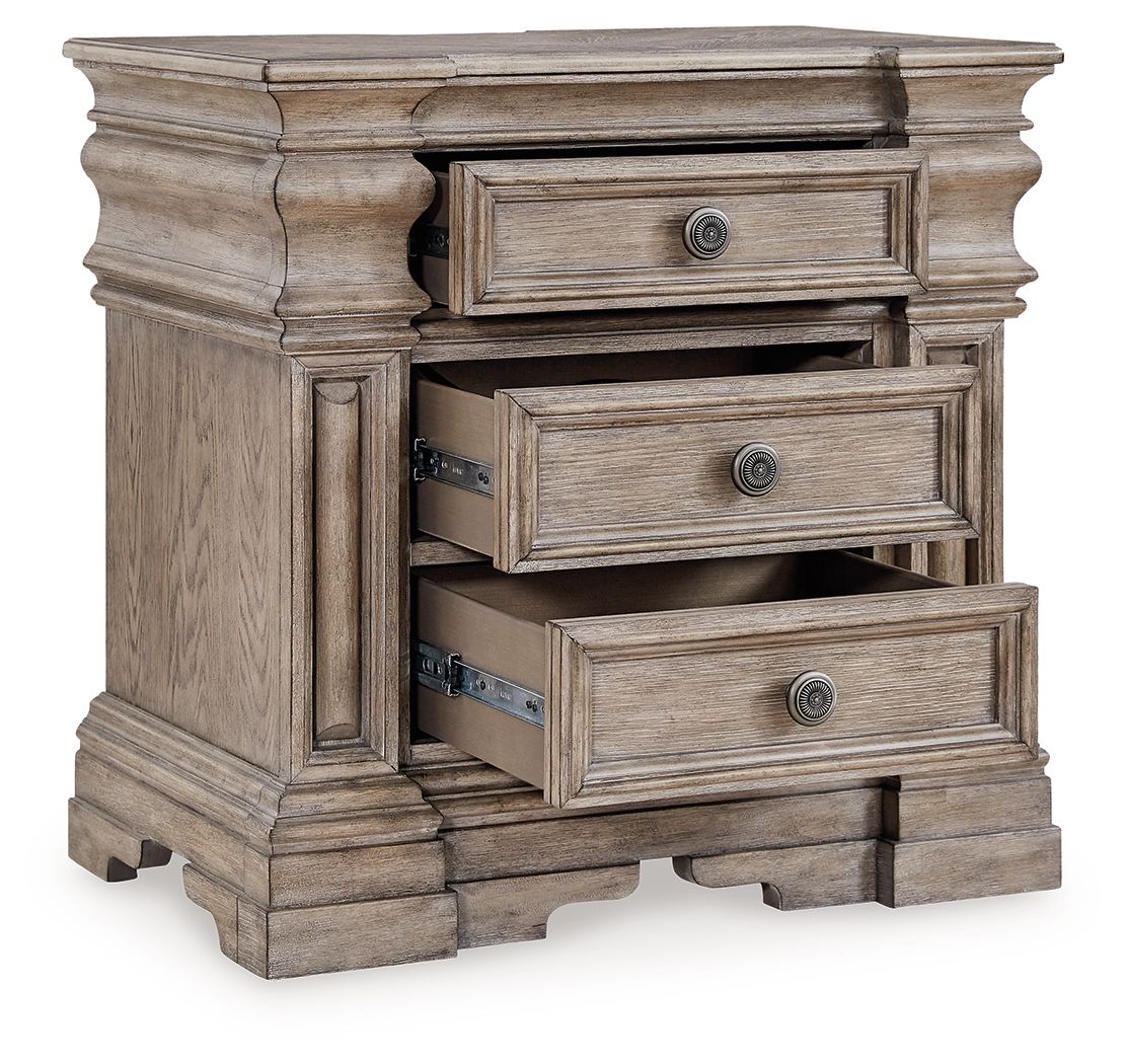 Blairhurst - Three Drawer Night Stand - Light Grayish Brown