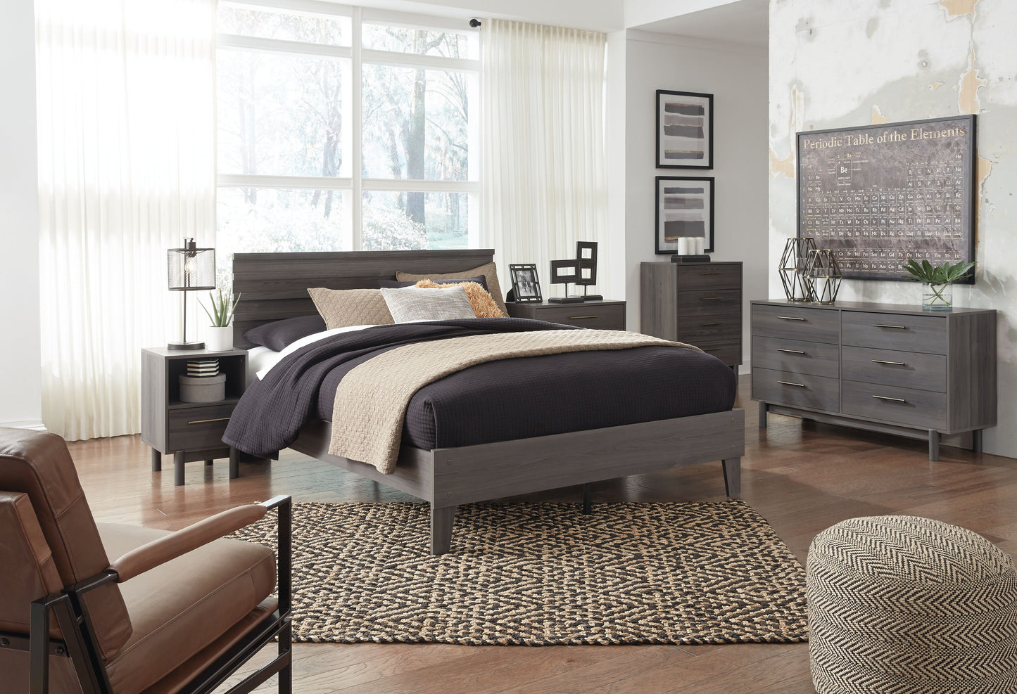 Brymont - Panel Platform Bed