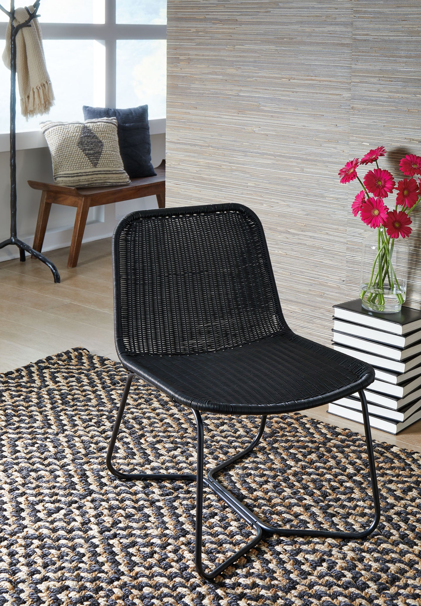 Daviston - Black - Accent Chair