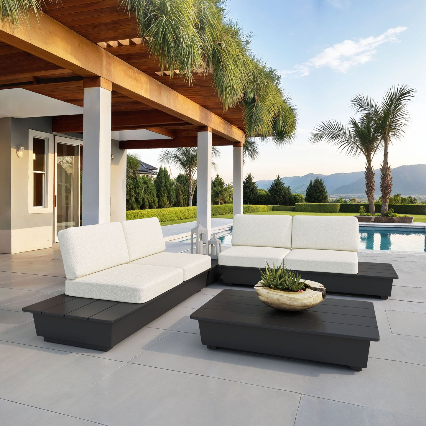Tien - Loveseat